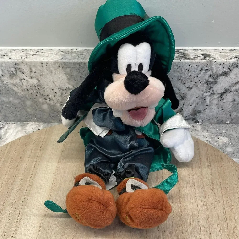 Disney Parks Happy St. Patrick's Day 2001 Plush Stuffed Goofy Top Hat Shamrocks